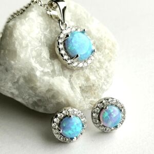 Blue opal cz halo necklace earring set in sterling silver 🆕